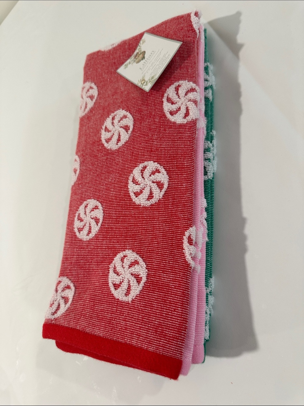NWT set of 3 Christmas holiday 100% Cotton Kitchen Hand Towels trendy pink candy